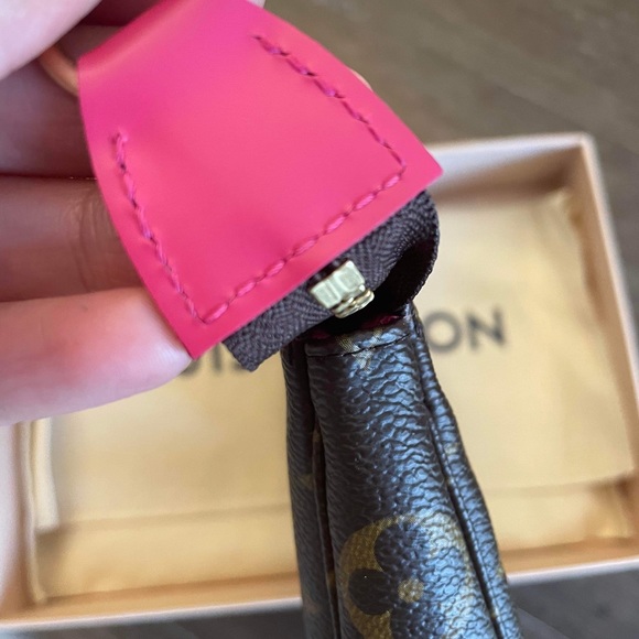 LOUIS VUITTON Monogram Christmas Mini Pochette - Picture 7 of 12